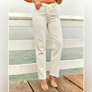 Abercrombie & Fitch 24×30.5 Curve Love The '90s Straight Ultra High Rise Jean